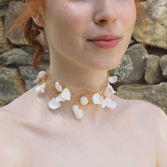 Vista alternativa de Choker Valencia de porcelana fría artesanal