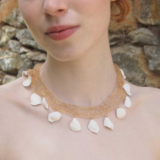 Vista alternativa de Collar Moscú de porcelana fría artesanal