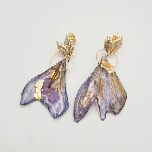 Vista alternativa di Orecchini de Flor de Azafrán Natural y Oro con fiore naturale di azafrán