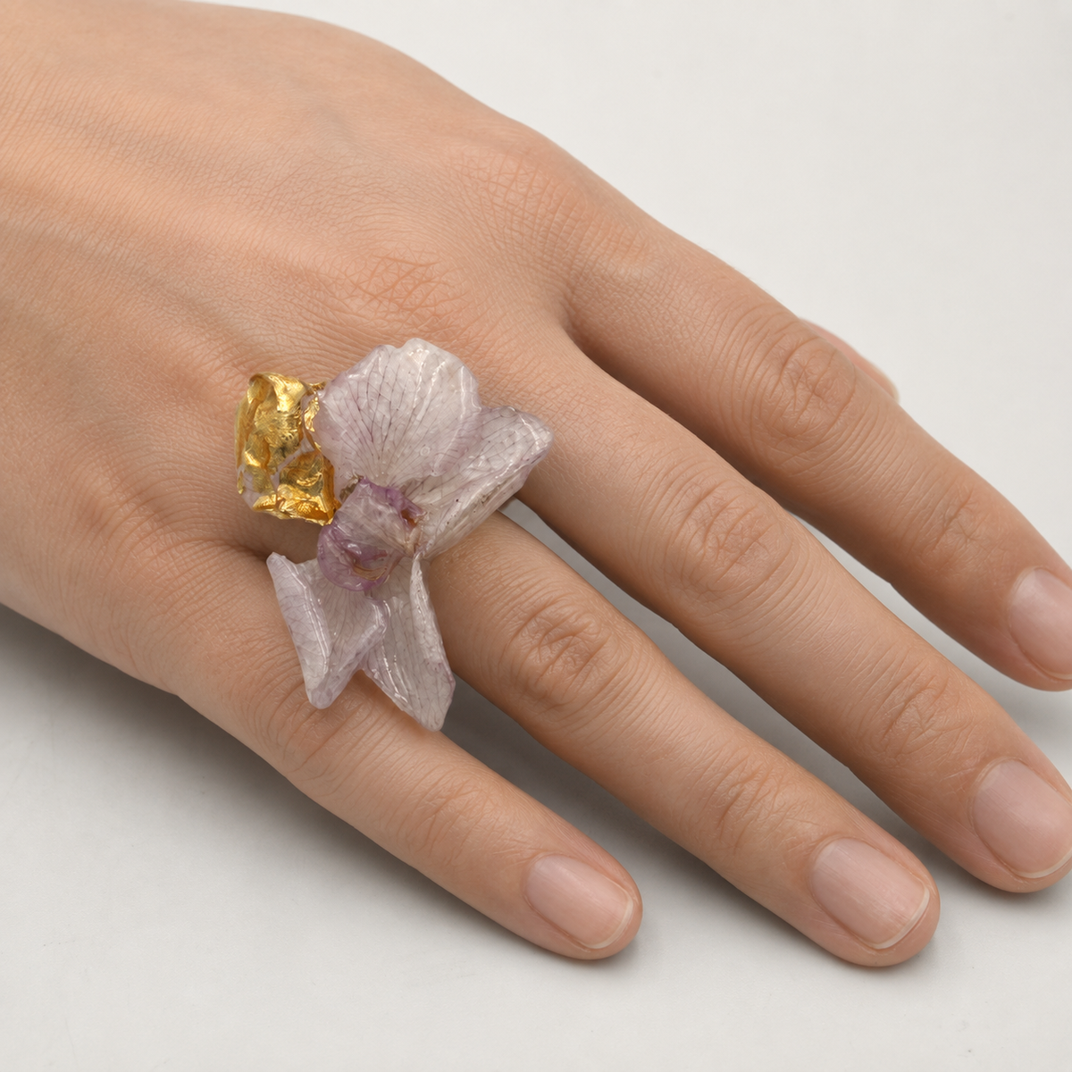 Anello Liria con orchidee naturales