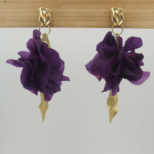 Pendientes Pigmento con hortensias violetas naturales preservadas
