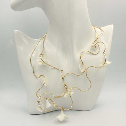 Acabado artesanal de Conjunto Aire de porcelana fría artesanal