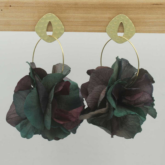 Pendientes Pátina con hortensias verdes naturales preservadas