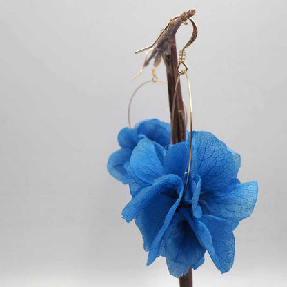Acabado artesanal de Pendientes Mediterráneo con flores naturales preservadas